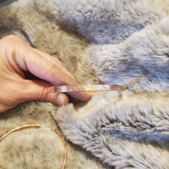 Hand forged set of copper stacking cuffs - Picture 5 of 5